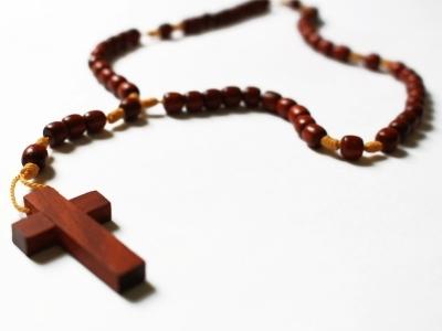 How to say the roman catholic rosary 1